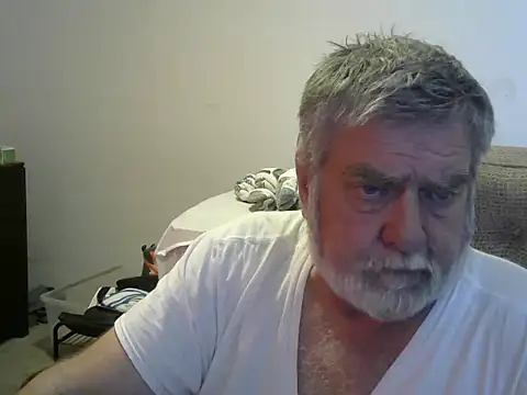 Snapshot of viejo_oso chatting on 09-20-25, 06:57 viejo oso online show from 09-20-25, 06:57