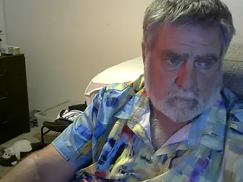 Snapshot of viejo_oso chatting on 09-20-25, 02:27 viejo oso online show from 09-20-25, 02:27
