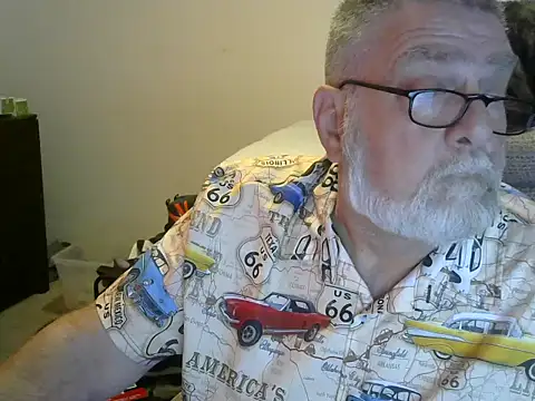 Snapshot of viejo_oso chatting on 10-12-25, 04:52 viejo oso online show from 10-12-25, 04:52
