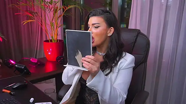 myakalifa online show from 02-02-25, 07:35