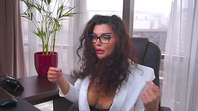 myakalifa online show from 03-01-25, 10:02