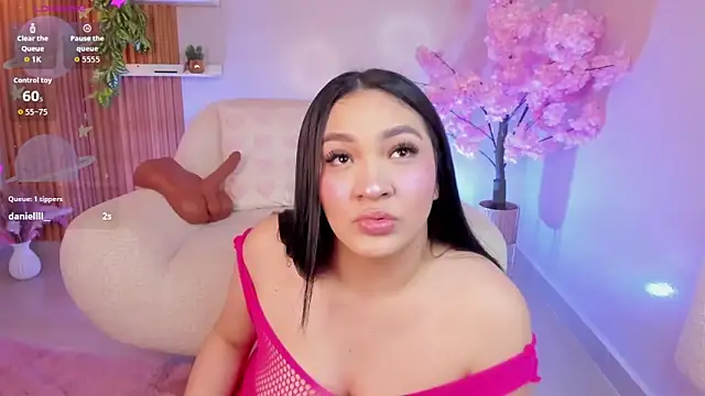 Snapshot of stefany_duque1_ chatting on 09-20-25, 03:11 stefany duque1  online show from 09-20-25, 03:11