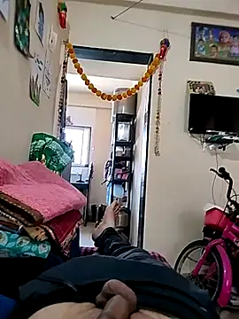 hot punekar online show from 11-22-25, 07:18