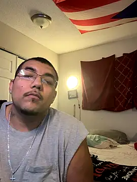 Snapshot of cloudy_couple444 chatting on 09-22-25, 03:56 cloudy couple444 online show from 09-22-25, 03:56