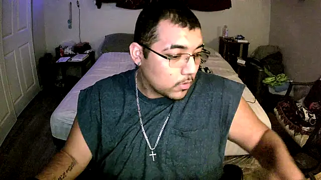 Snapshot of cloudy_couple444 chatting on 10-02-25, 12:03 cloudy couple444 online show from 10-02-25, 12:03