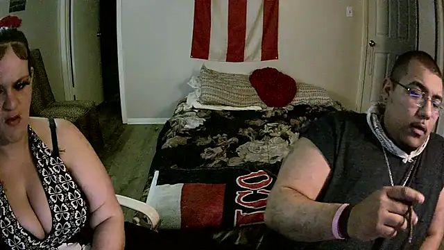 Snapshot of cloudy_couple444 chatting on 02-27-25, 05:40 cloudy couple444 online show from 02-27-25, 05:40