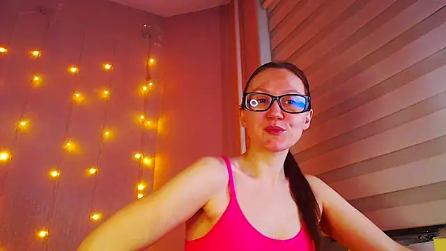 Snapshot of MelanyOx chatting on 02-16-25, 10:22 MelanyOx online show from 02-16-25, 10:22