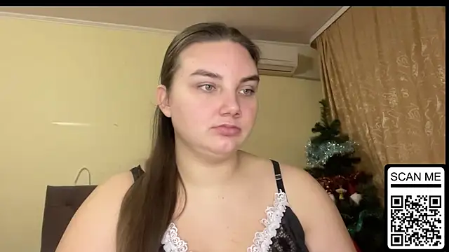 Snapshot of Dreamyblushfairy chatting on 12-18-25, 04:22 Dreamyblushfairy online show from 12-18-25, 04:22