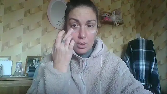 Snapshot of BELLAMORGANE1 chatting on 12-29-24, 12:45 BELLAMORGANE1 online show from 12-29-24, 12:45