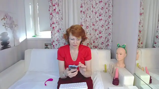 SilviaHart online show from 03-22-26, 05:10