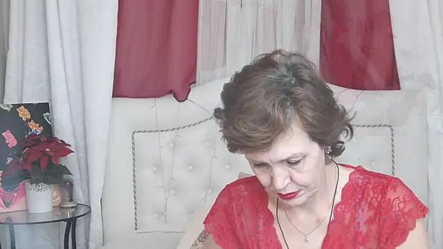 SilviaHart online show from 10-10-25, 01:01