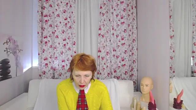 SilviaHart online show from 03-26-26, 05:17