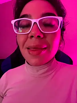 Snapshot of StarSex22 chatting on 10-19-25, 06:16 StarSex22 online show from 10-19-25, 06:16