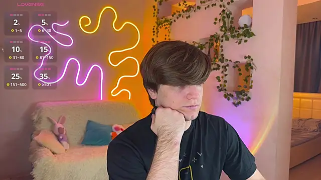 RobertAndLinela online show from 11-18-25, 05:16