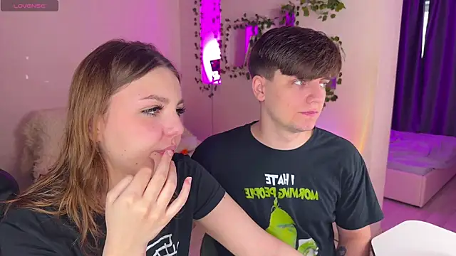 RobertAndLinela online show from 12-20-25, 10:07