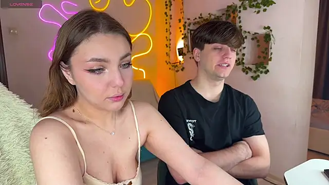 RobertAndLinela online show from 09-22-25, 03:12