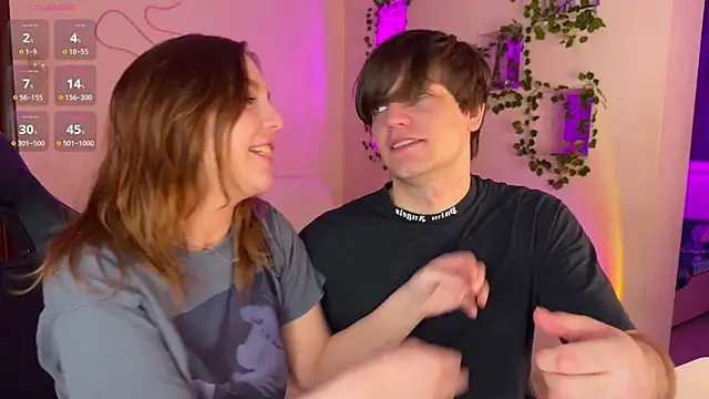 RobertAndLinela online show from 11-29-25, 02:34