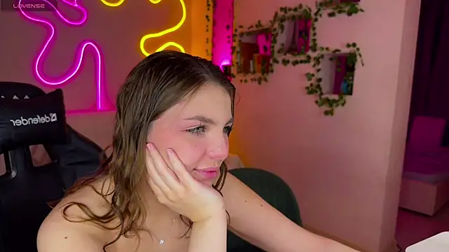 RobertAndLinela online show from 03-18-25, 05:55