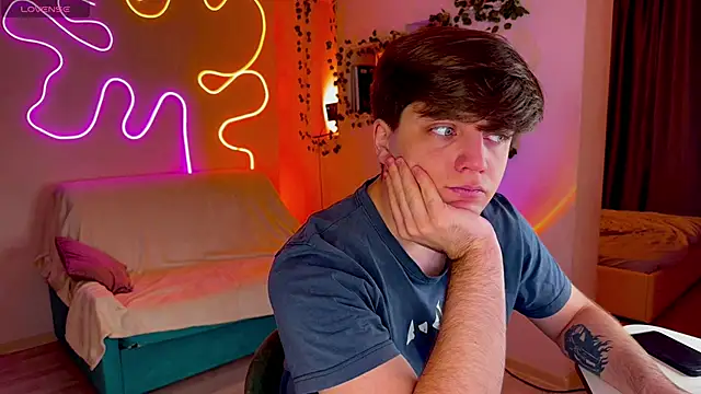 RobertAndLinela online show from 09-14-25, 03:34