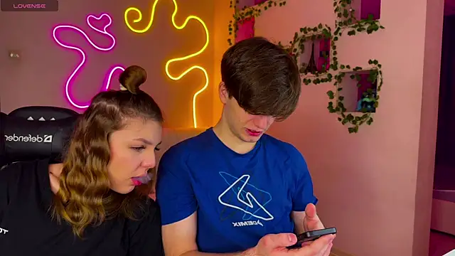 RobertAndLinela online show from 02-23-25, 06:34