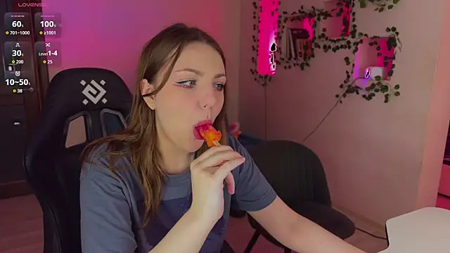 RobertAndLinela online show from 05-21-26, 01:58