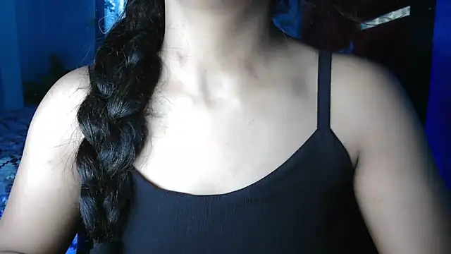 Snapshot of Somiya87 chatting on 04-28-26, 04:17 Somiya87 online show from 04-28-26, 04:17