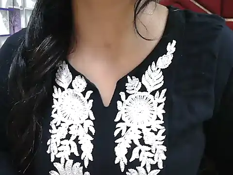 Snapshot of Somiya87 chatting on 12-15-25, 08:36 Somiya87 online show from 12-15-25, 08:36