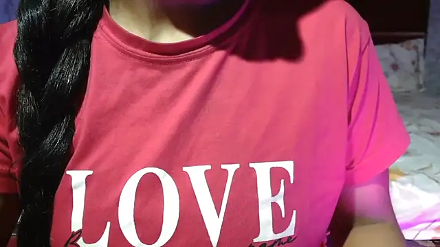 Snapshot of Somiya87 chatting on 01-06-26, 07:18 Somiya87 online show from 01-06-26, 07:18