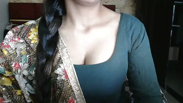 Snapshot of Somiya87 chatting on 02-26-26, 04:29 Somiya87 online show from 02-26-26, 04:29