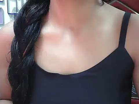 Snapshot of Somiya87 chatting on 12-20-25, 03:26 Somiya87 online show from 12-20-25, 03:26