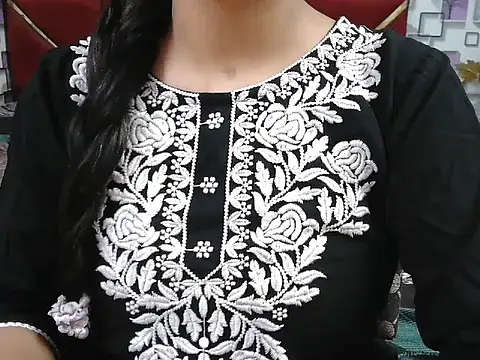 Snapshot of Somiya87 chatting on 10-27-25, 06:20 Somiya87 online show from 10-27-25, 06:20