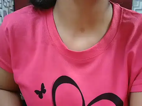 Snapshot of Somiya87 chatting on 11-26-25, 05:18 Somiya87 online show from 11-26-25, 05:18