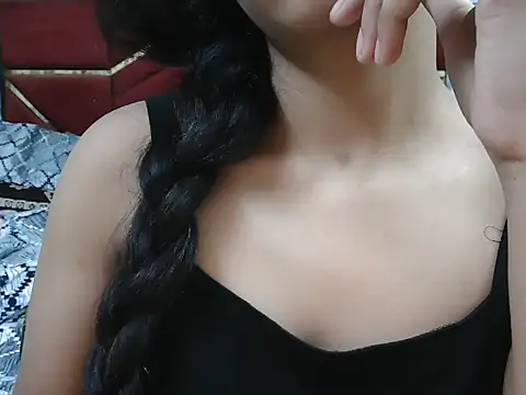 Snapshot of Somiya87 chatting on 09-20-25, 05:18 Somiya87 online show from 09-20-25, 05:18