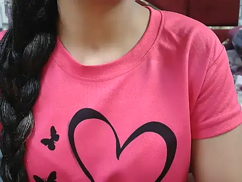 Snapshot of Somiya87 chatting on 11-25-25, 02:28 Somiya87 online show from 11-25-25, 02:28