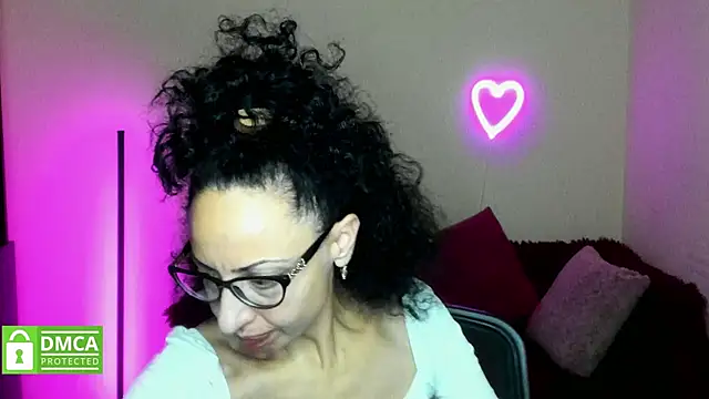 Arianasweety23 online show from 10-19-25, 05:26