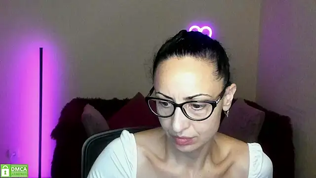 Arianasweety23 online show from 09-10-25, 05:23