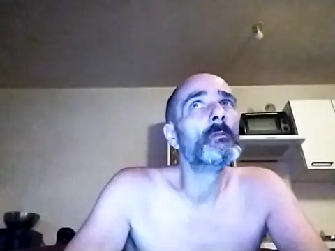 Snapshot of headrush31 chatting on 09-18-25, 05:49 headrush31 online show from 09-18-25, 05:49