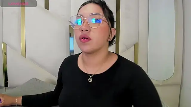 Snapshot of IsabellRodriguez18 chatting on 06-19-26, 04:18 IsabellRodriguez18 online show from 06-19-26, 04:18