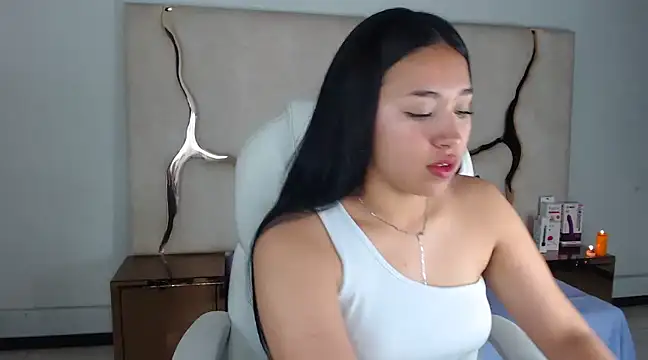 Snapshot of IsabellRodriguez18 chatting on 03-04-25, 10:13 IsabellRodriguez18 online show from 03-04-25, 10:13