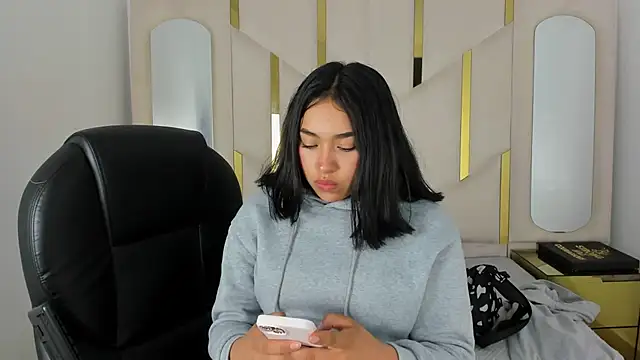 Snapshot of IsabellRodriguez18 chatting on 10-01-25, 03:11 IsabellRodriguez18 online show from 10-01-25, 03:11