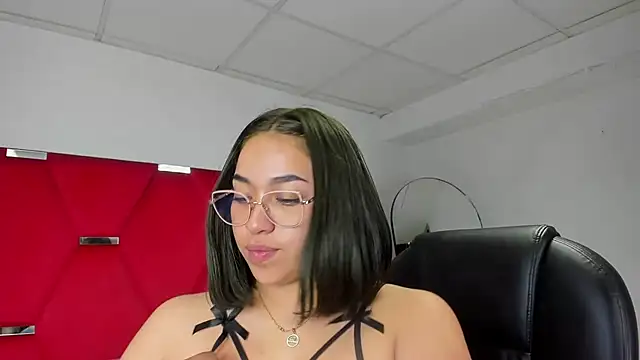 IsabellRodriguez18 online show from 01-10-26, 03:46