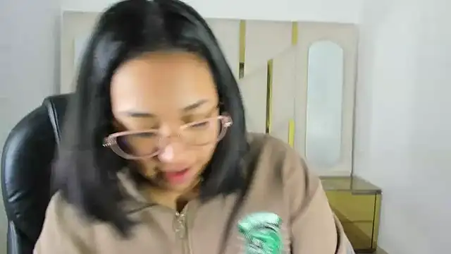 IsabellRodriguez18 online show from 11-12-25, 03:10