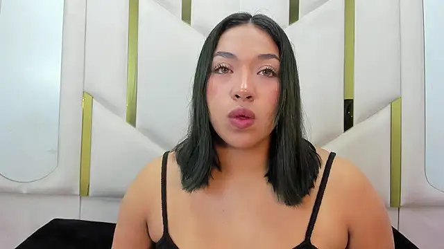 Snapshot of IsabellRodriguez18 chatting on 06-06-26, 03:23 IsabellRodriguez18 online show from 06-06-26, 03:23