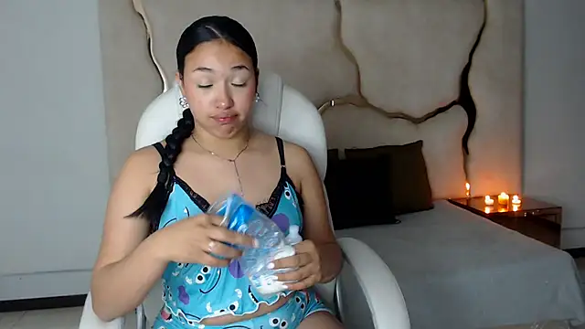 Snapshot of IsabellRodriguez18 chatting on 02-26-25, 02:08 IsabellRodriguez18 online show from 02-26-25, 02:08