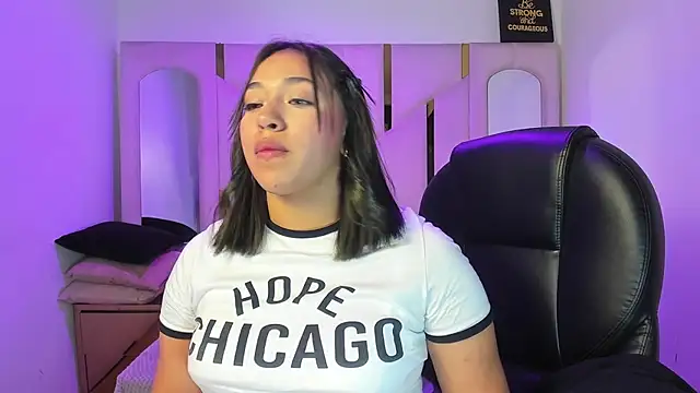 IsabellRodriguez18 online show from 04-04-26, 02:51