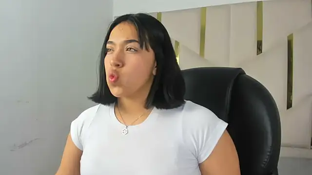 IsabellRodriguez18 online show from 12-05-25, 04:11