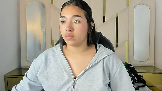 Snapshot of IsabellRodriguez18 chatting on 10-17-25, 12:47 IsabellRodriguez18 online show from 10-17-25, 12:47