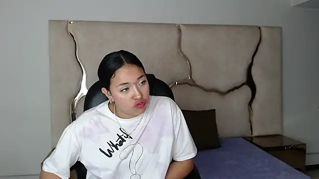 Snapshot of IsabellRodriguez18 chatting on 02-28-25, 04:32 IsabellRodriguez18 online show from 02-28-25, 04:32