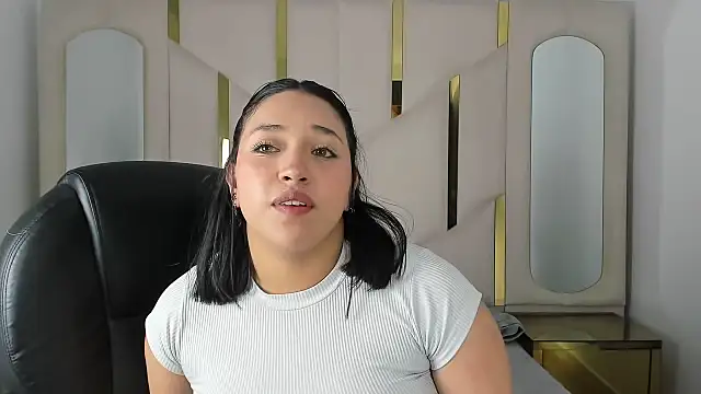 Snapshot of IsabellRodriguez18 chatting on 09-20-25, 02:05 IsabellRodriguez18 online show from 09-20-25, 02:05