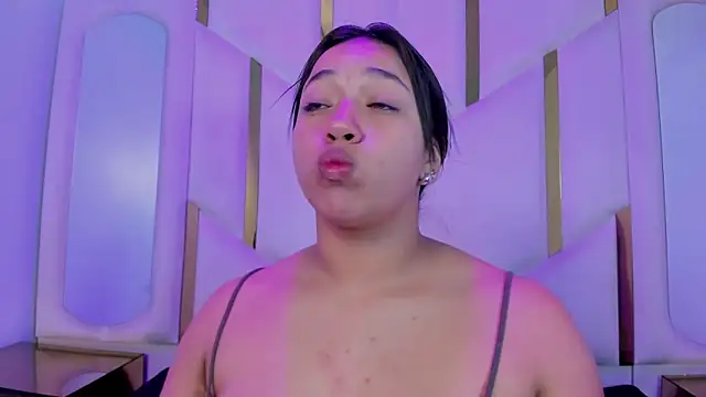 IsabellRodriguez18 online show from 04-12-26, 03:54